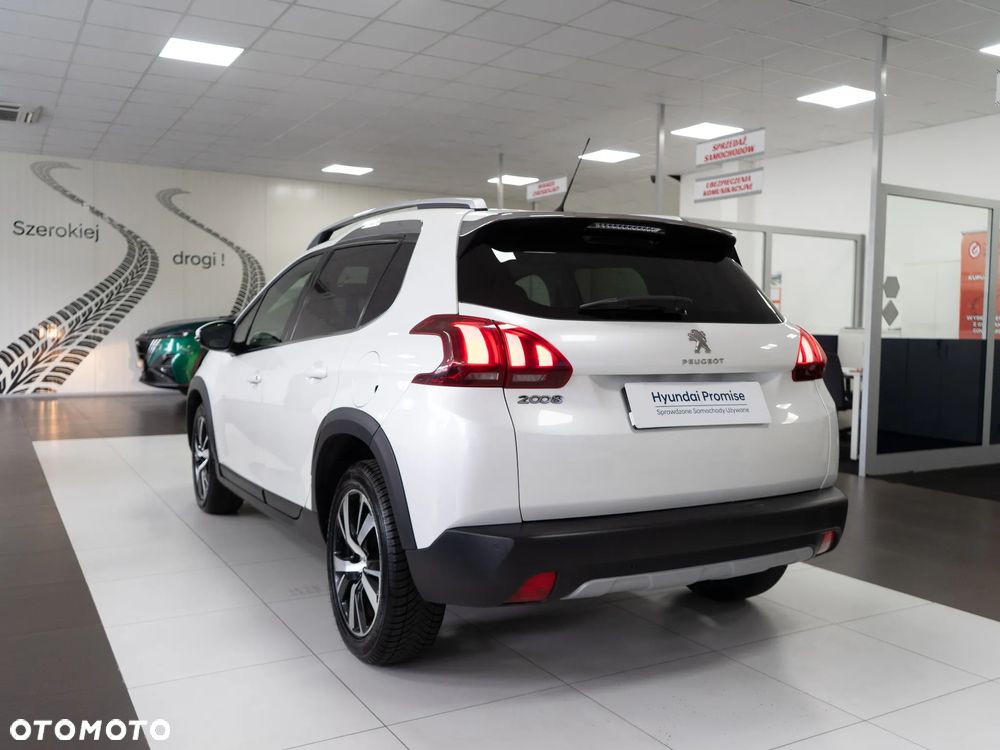 Peugeot 2008 1.2 Pure Tech GPF Allure S&S EAT6 - 4