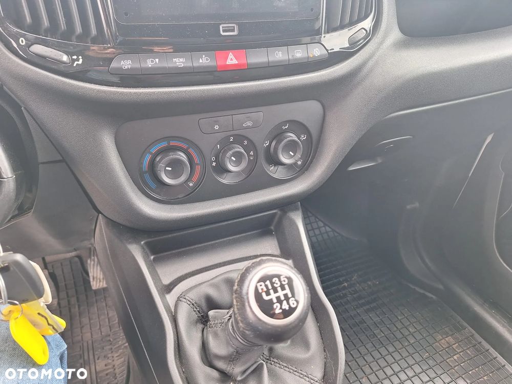 Fiat Doblo Maxi diesel 1,6 105KM blaszak 3 osobowy Krajowy FV23% - 12