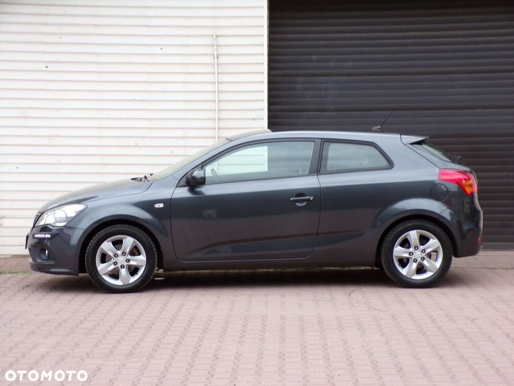 Kia ProCeed - 10