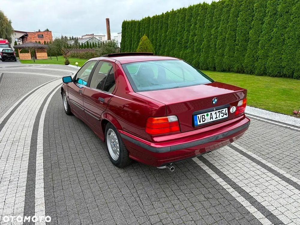 BMW Seria 3 316i - 13