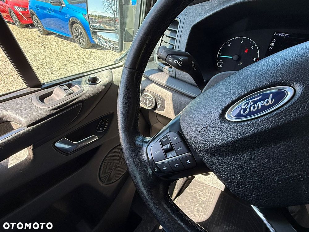 Ford Transit Custom 310 L2H1 Limited - 16