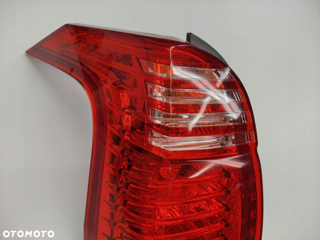LAMPA LEWY TYŁ LEWA TYLNA PEUGEOT 5008 I - 3
