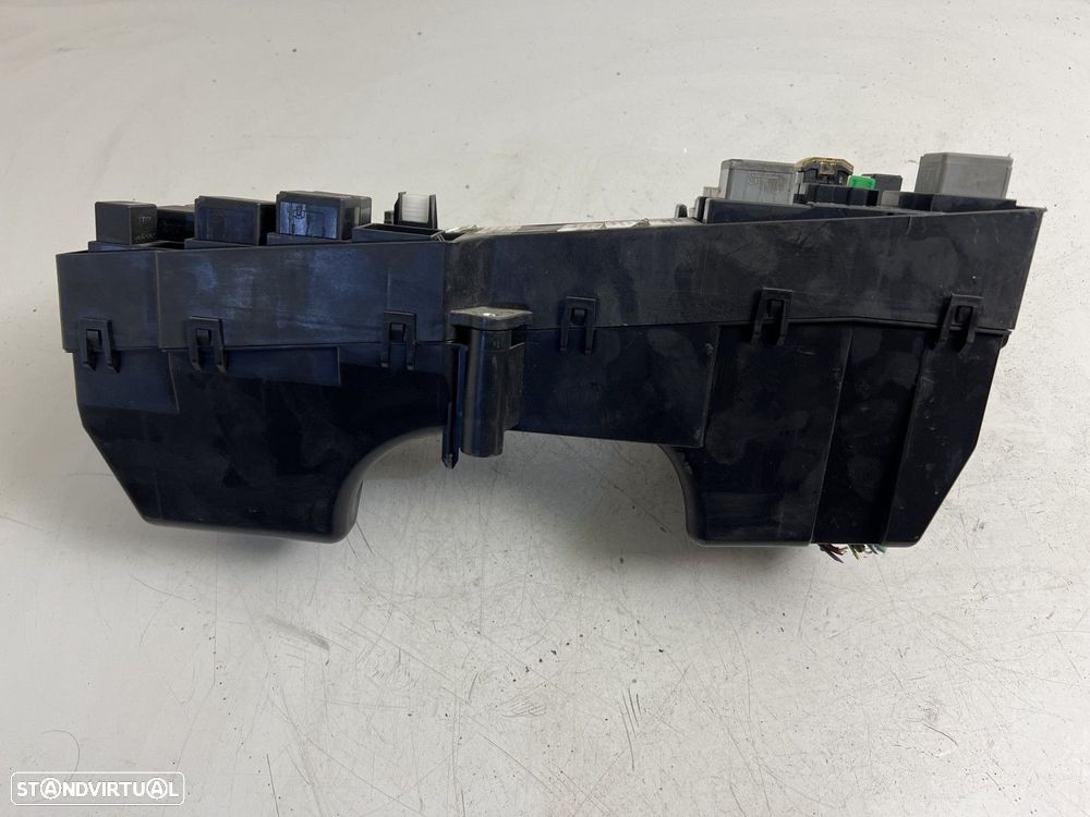 Caixa de fusíveis Usado JAGUAR XF (X250) 2.7 D REF. 8X2T14290VD - 2
