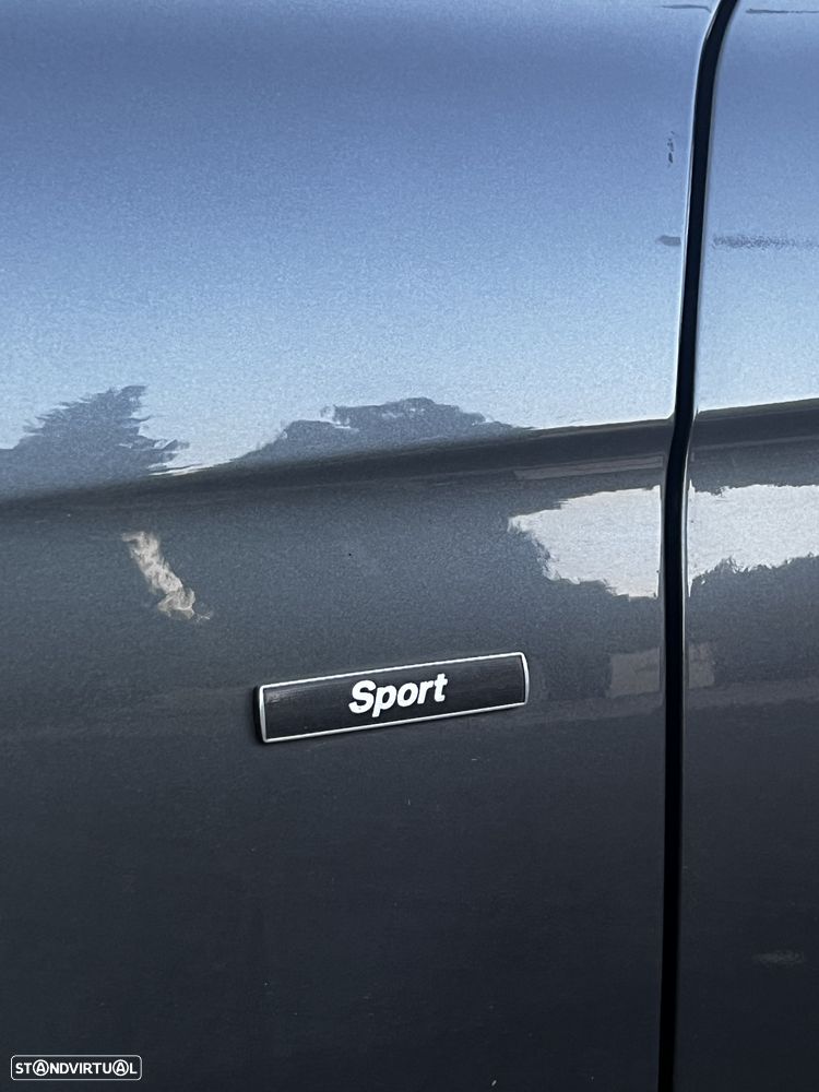 BMW 318 d Line Sport — fotografia 14