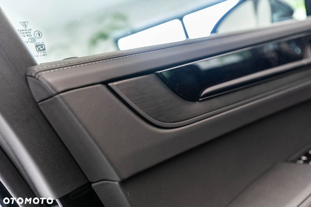 Porsche Cayenne E-Hybrid PHEV Black Edition - 31