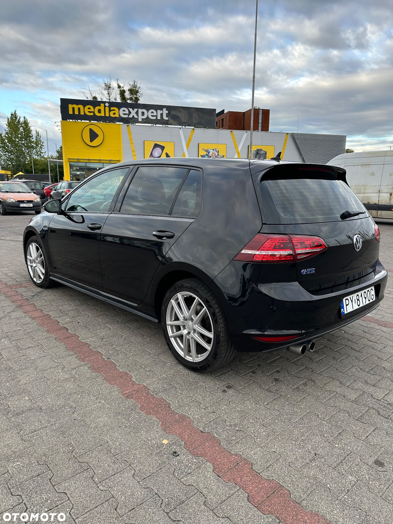 Volkswagen Golf - 10