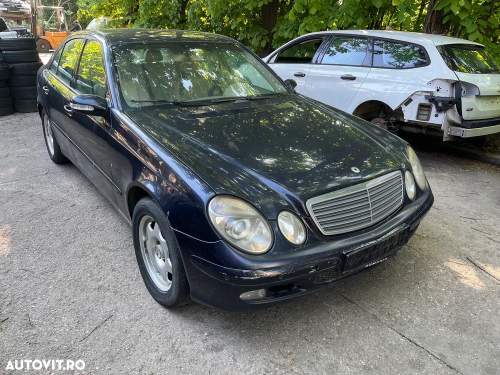 Dezmembrez Mercedes Benz E220 W211 albastru non facelift 2004 - 4