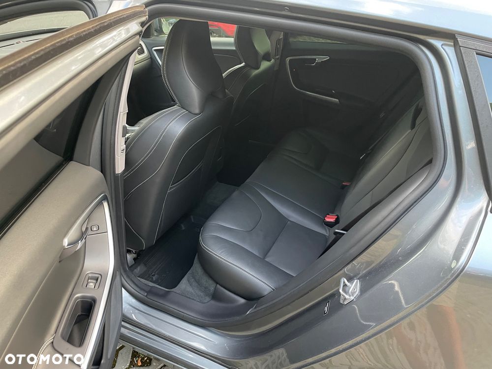 Volvo V60 T5 Geartronic R-Design - 13