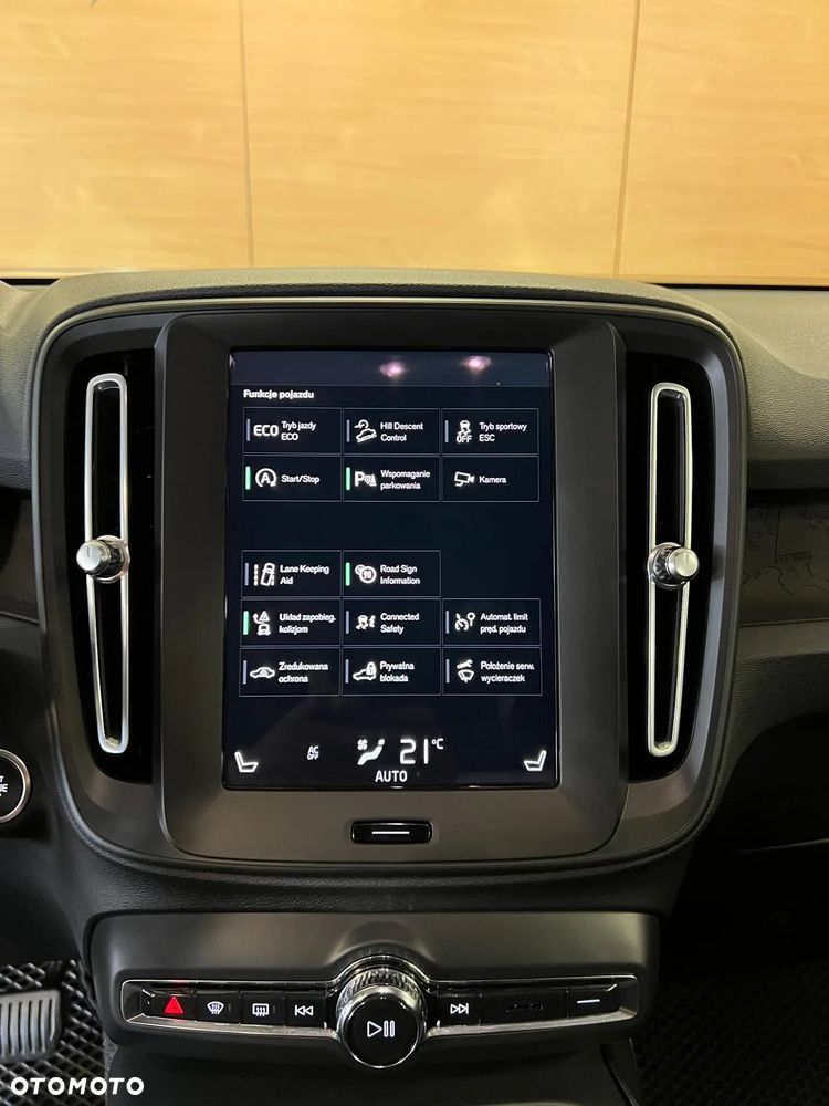 Volvo XC 40 T3 Momentum Pro - 18