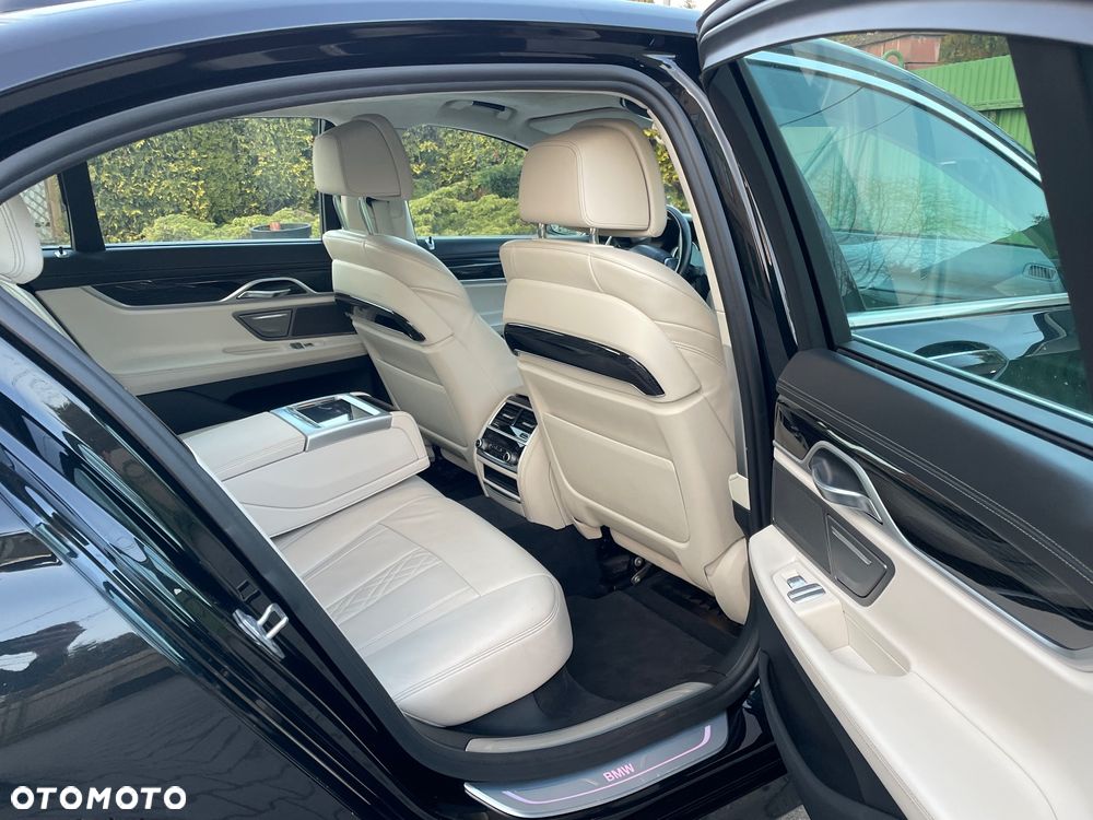 BMW Seria 7 730d xDrive - 33