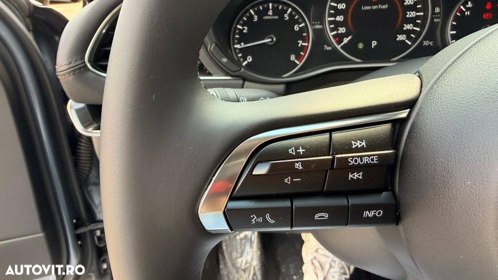 Mazda 3 e-Skyactiv G140 AT MHEV Center-Line - 27
