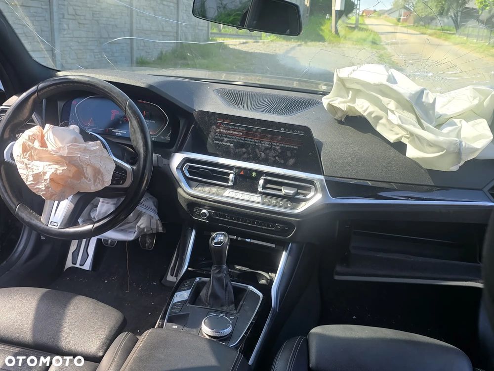 BMW Seria 3 318d Edition M Sport Shadow - 24