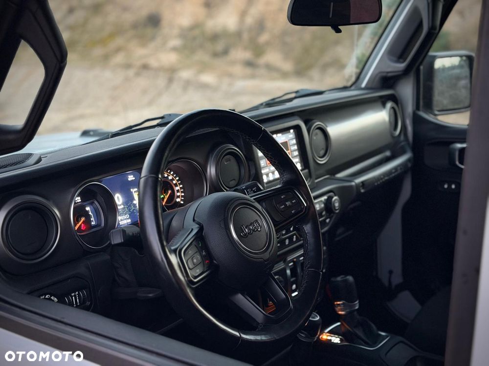 Jeep Wrangler - 18