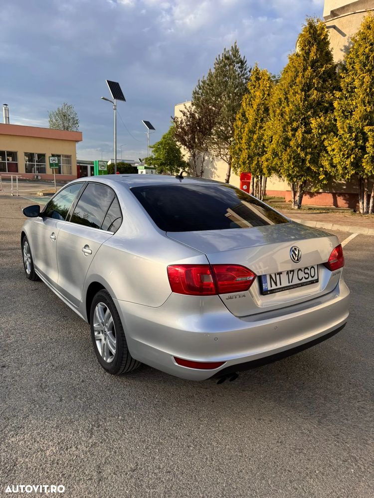 Volkswagen Jetta 2.0 TDI CR DPF Highline - 4