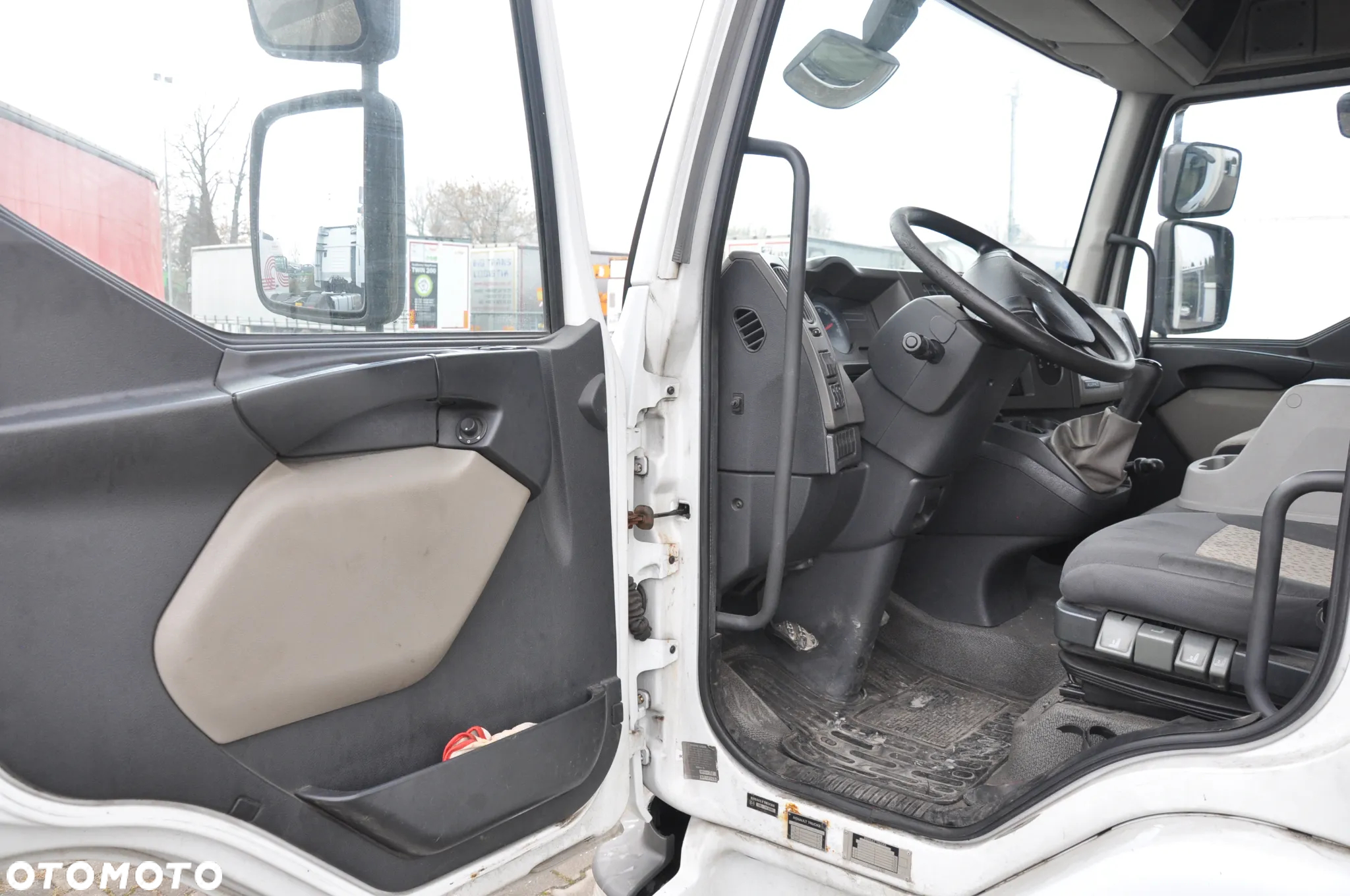 Renault MIDLUM 190 KONTENR Z WINDĄ - 9