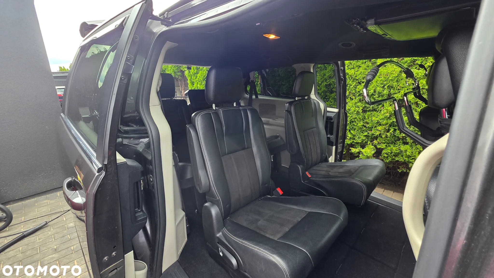Dodge Grand Caravan - 18