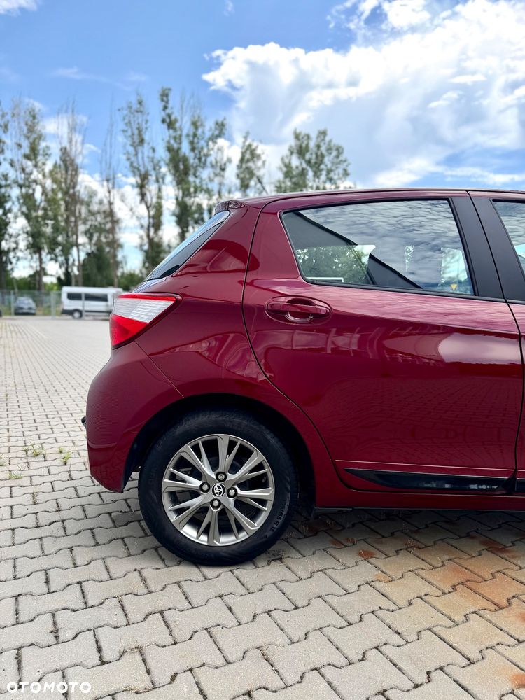 Toyota Yaris 1.5 Dynamic - 23