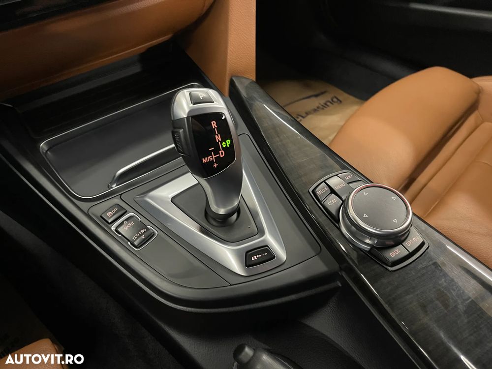 BMW Seria 3 330e iPerformance Luxury Line - 30