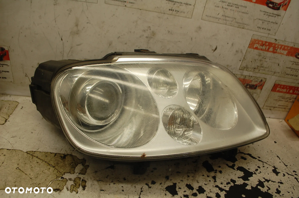 LAMPA LEWY PRAWY PRZÓD PRZEDNIA XENON VW TOURAN I CADDY 1T0941032F 1T0941031D