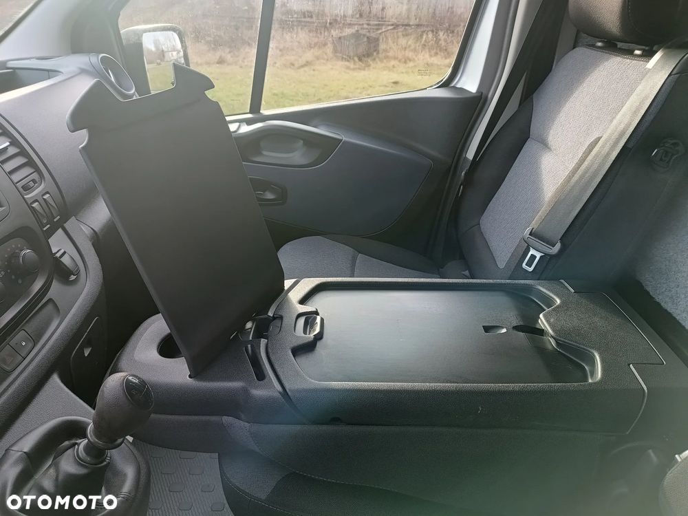 Opel Vivaro LONG L2H1 1.6 diesel 125kM 2018 rok SUPER STAN, ORGINALNY NISKI PRZEBIEG, NIE WYMAGA WKŁADU FINANSOWEGO!!! - 30