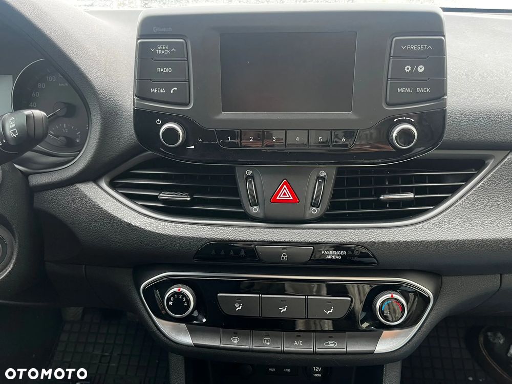 Hyundai i30 1.4 Classic + - 6