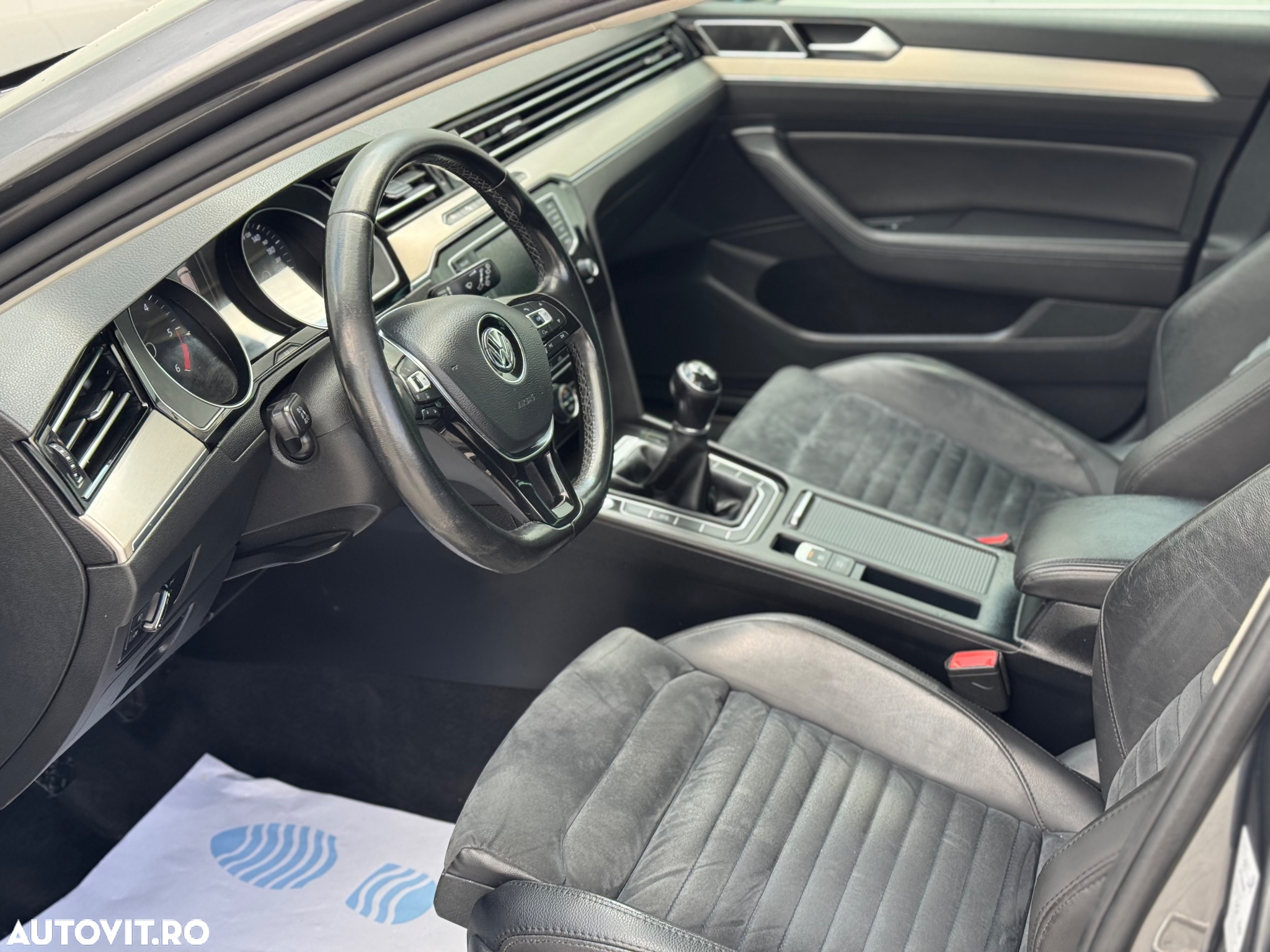 Volkswagen Passat Variant 2.0 TDI (BlueMotion Technology) Highline - 6