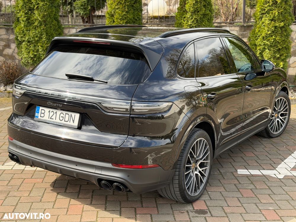 Porsche Cayenne - 10