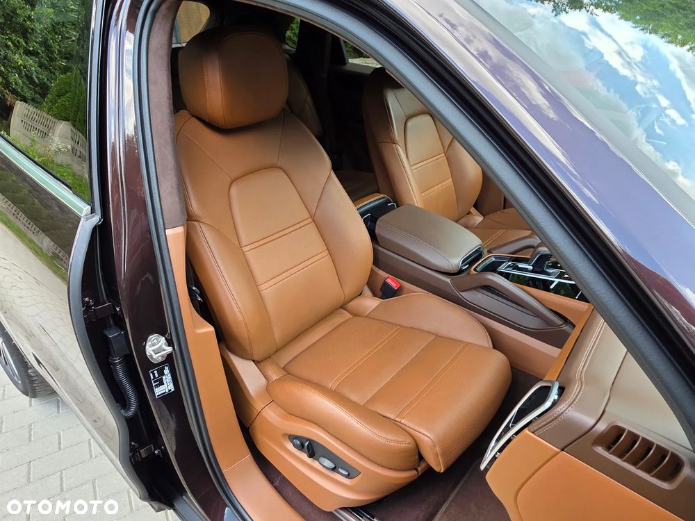 Porsche Cayenne E-Hybrid Platinum Edition - 21