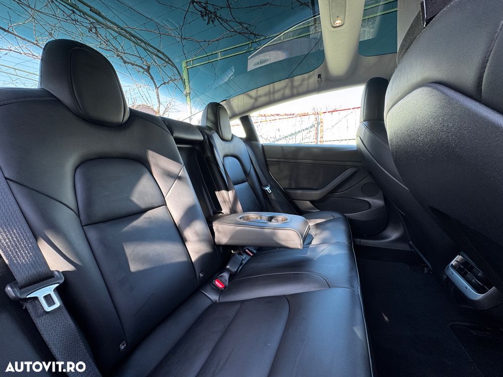 Tesla Model 3 - 37