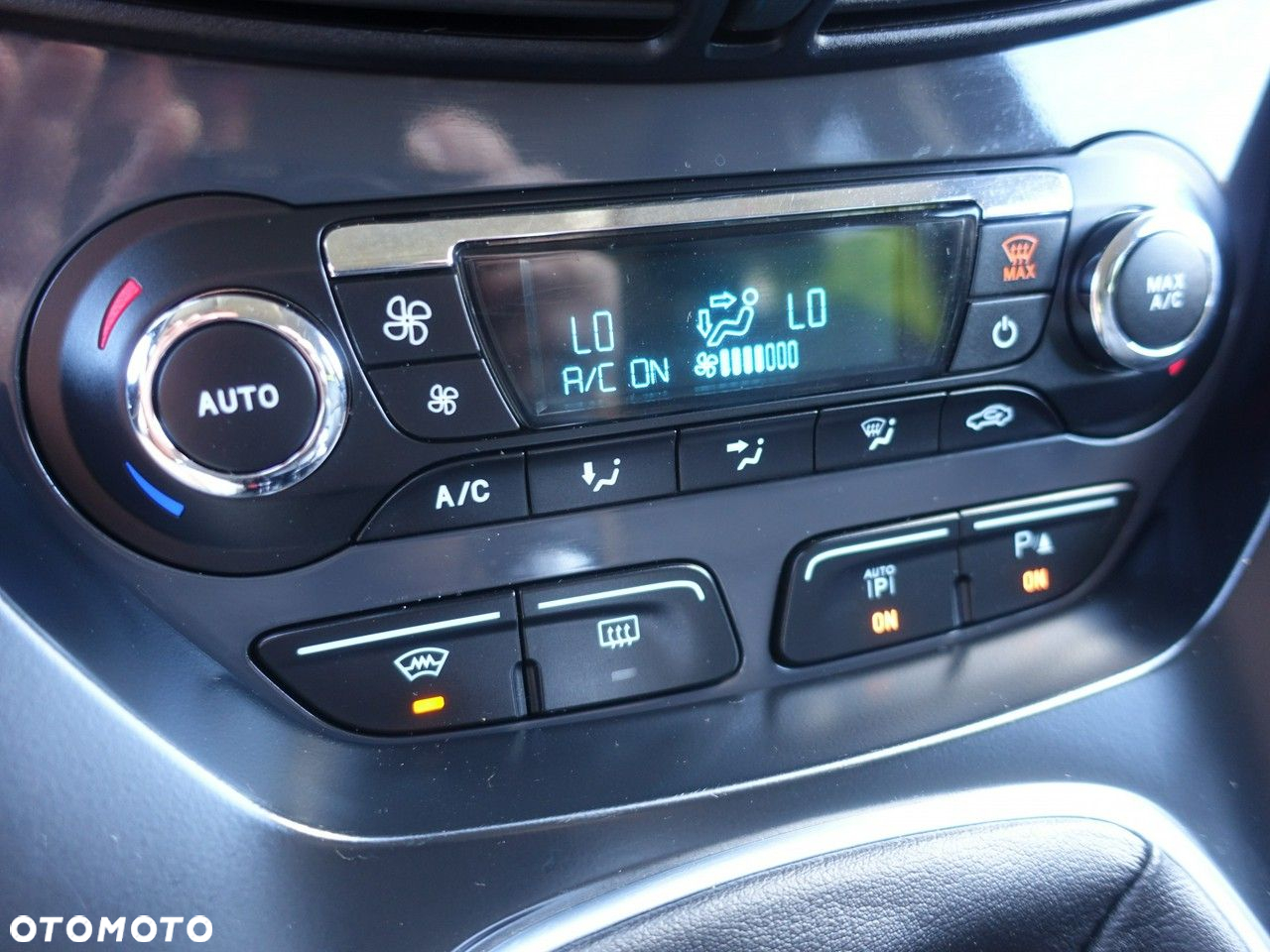 Ford Kuga - 24