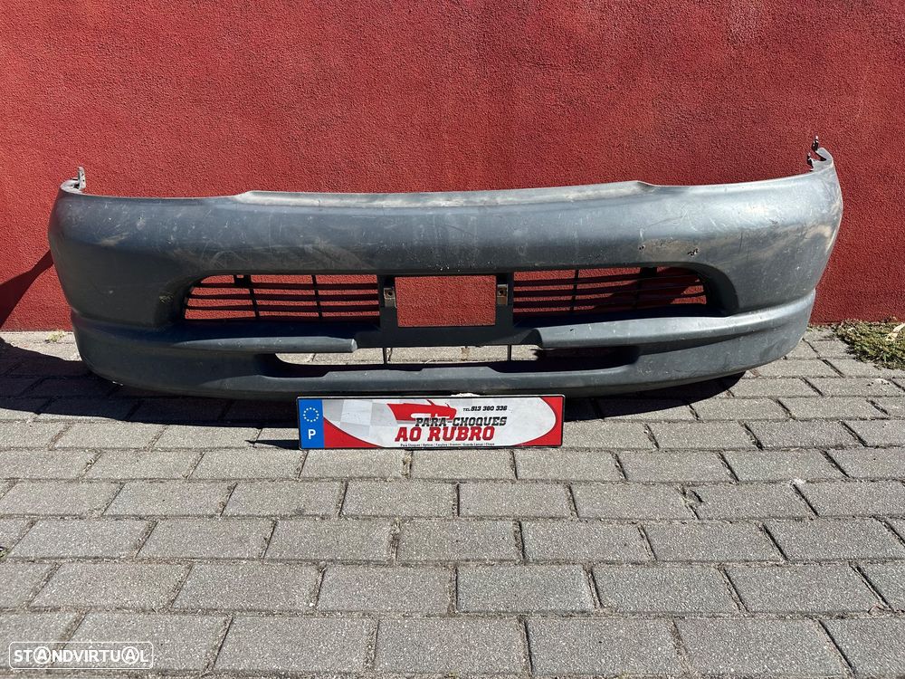 Parachoque Toyota haice - 1