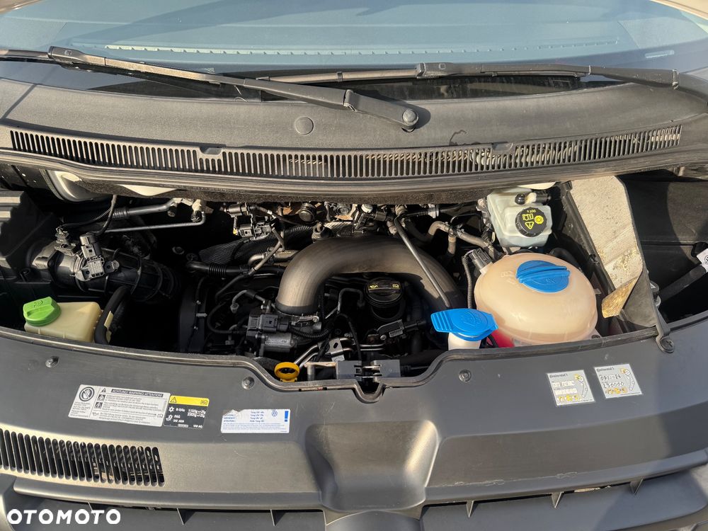 Volkswagen Caravelle - 27