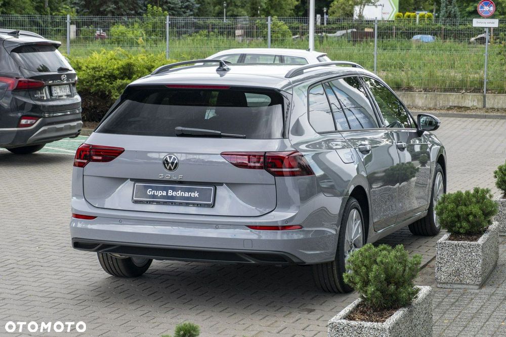Volkswagen Golf - 10