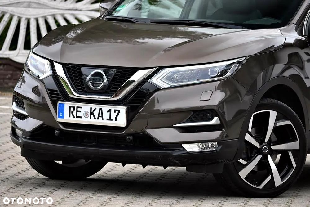 Nissan Qashqai 1.2 DIG-T Xtronic TEKNA+ - 4