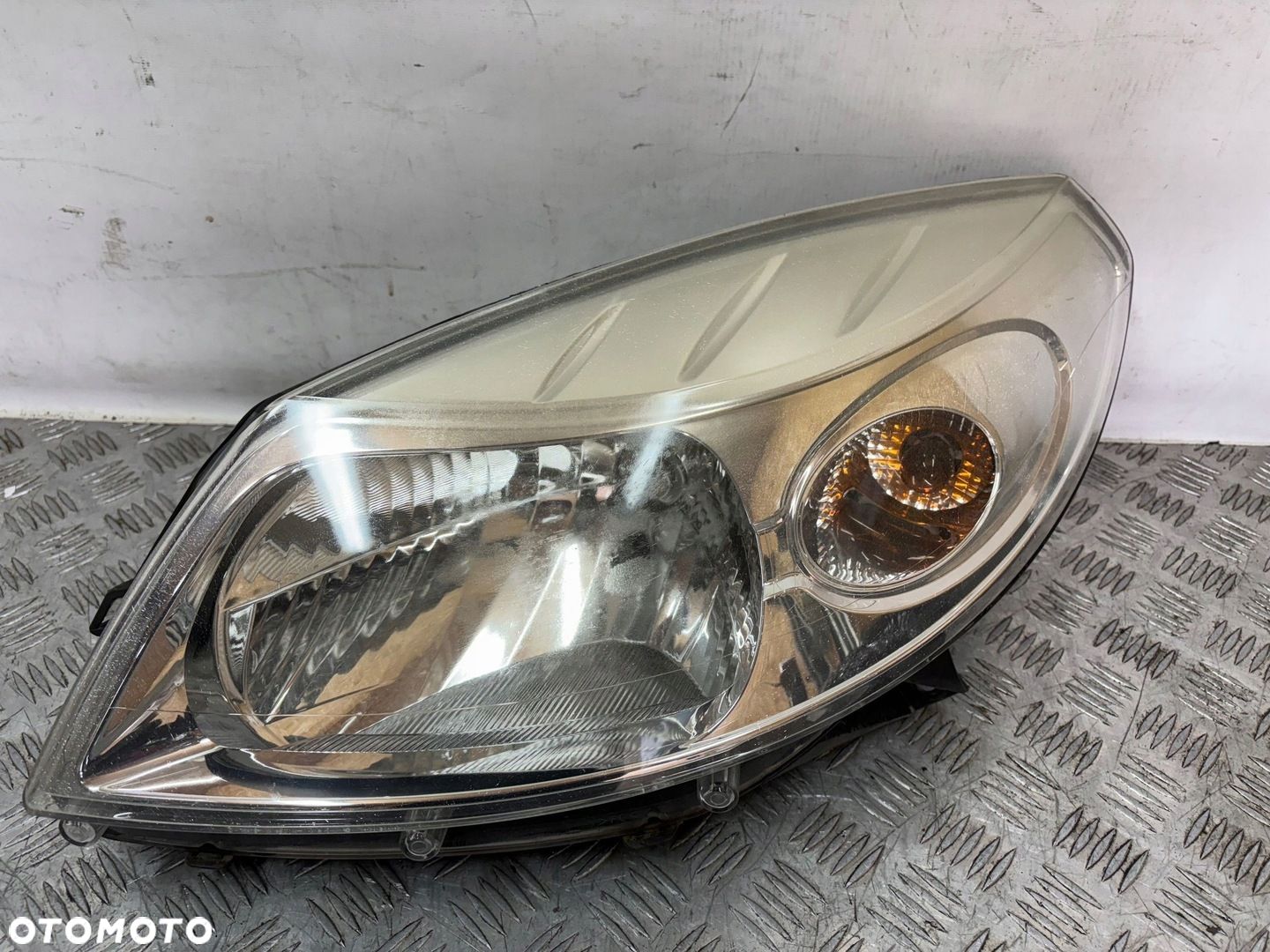 REFLEKTOR LAMPA LEWA DACIA SANDERO I 08-12 - 1