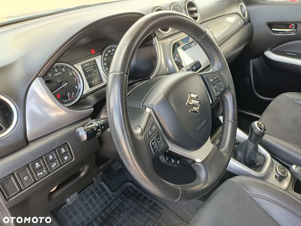 Suzuki Vitara 1.6 XLED SUN 4WD - 12