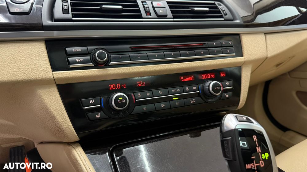 BMW Seria 5 530d Sport-Aut. - 21