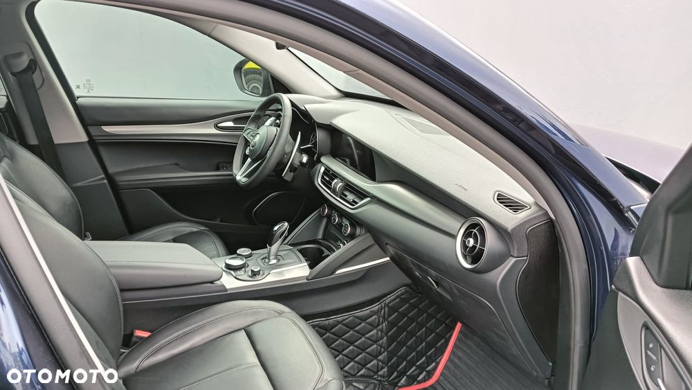 Alfa Romeo Stelvio 2.0 Turbo 16V AT8-Q4 Executive - 12