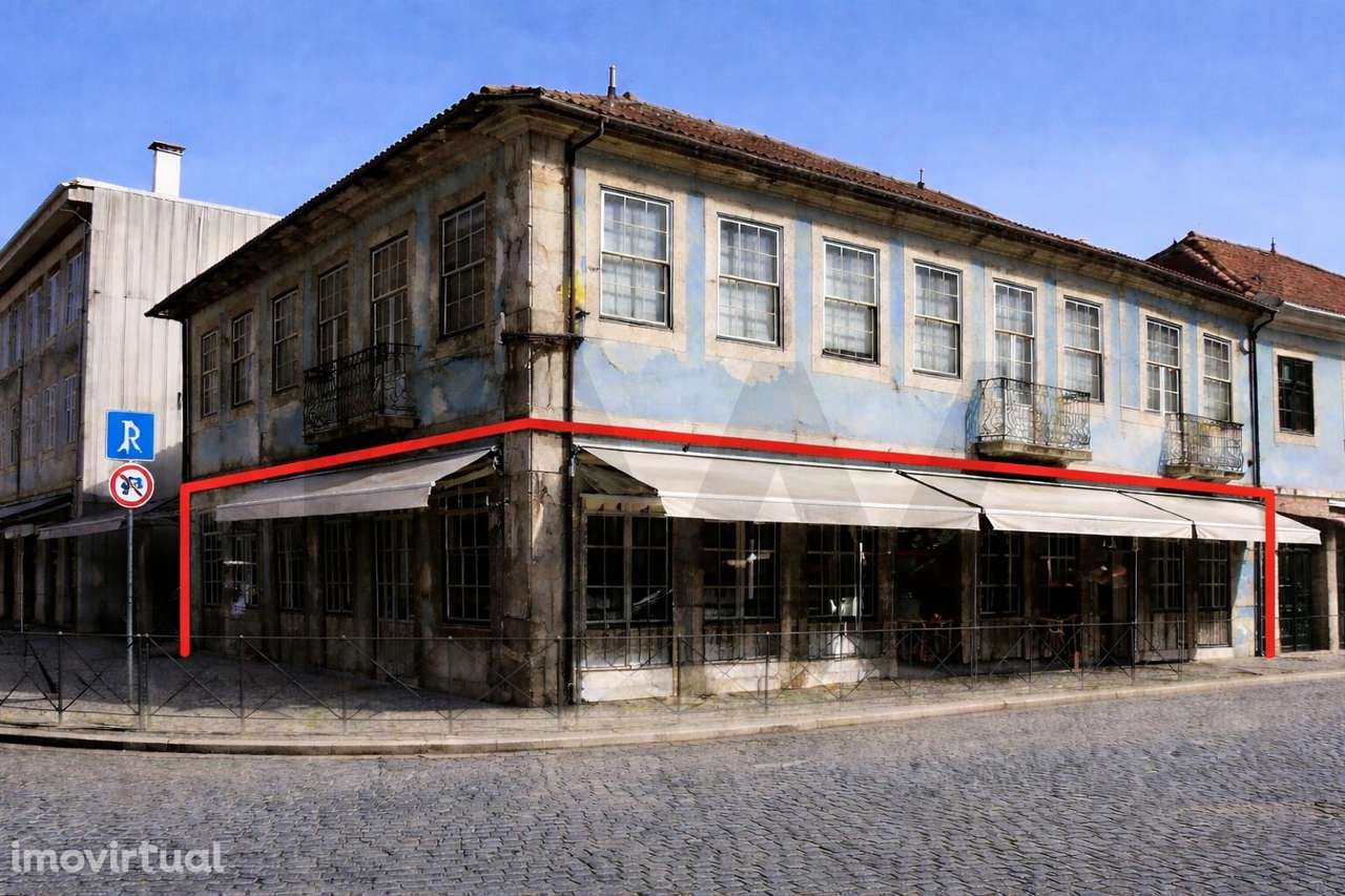 Prédio, de Gaveto, composto por Loja - 2 apartamentos - com 396,45 m2 - Grande imagem: 4/31