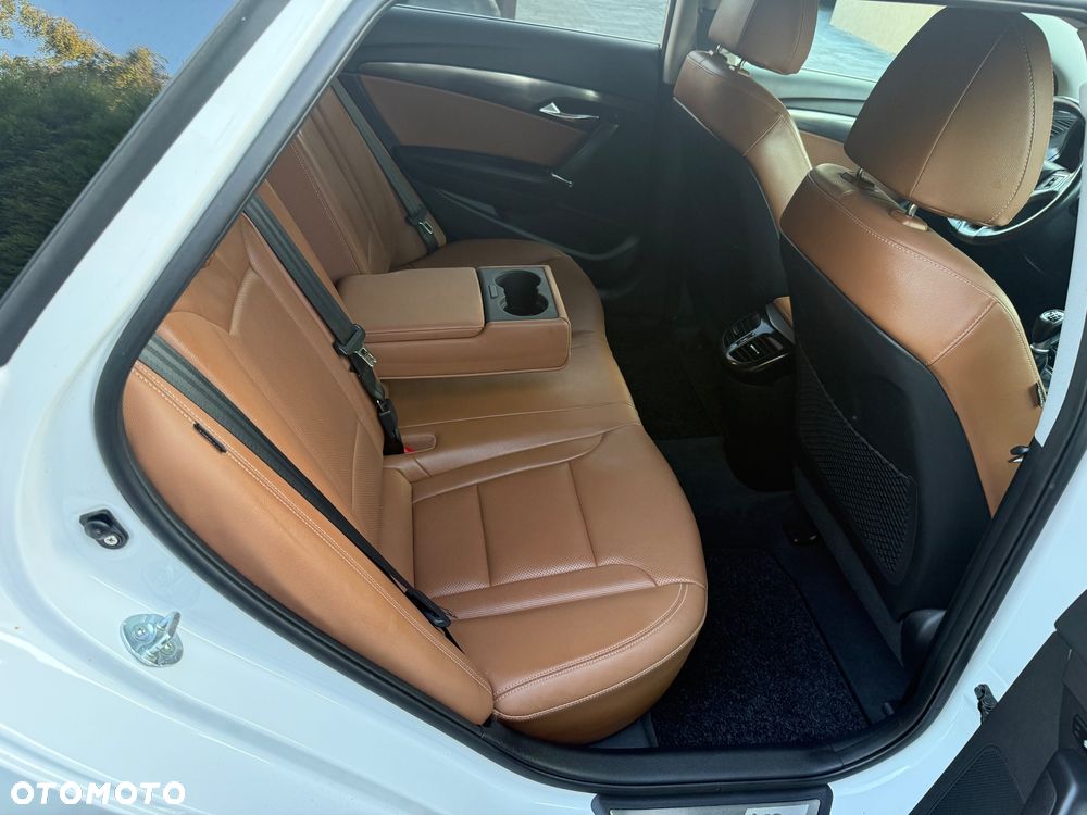 Hyundai i40 Kombi 1.7 CRDi Premium - 18