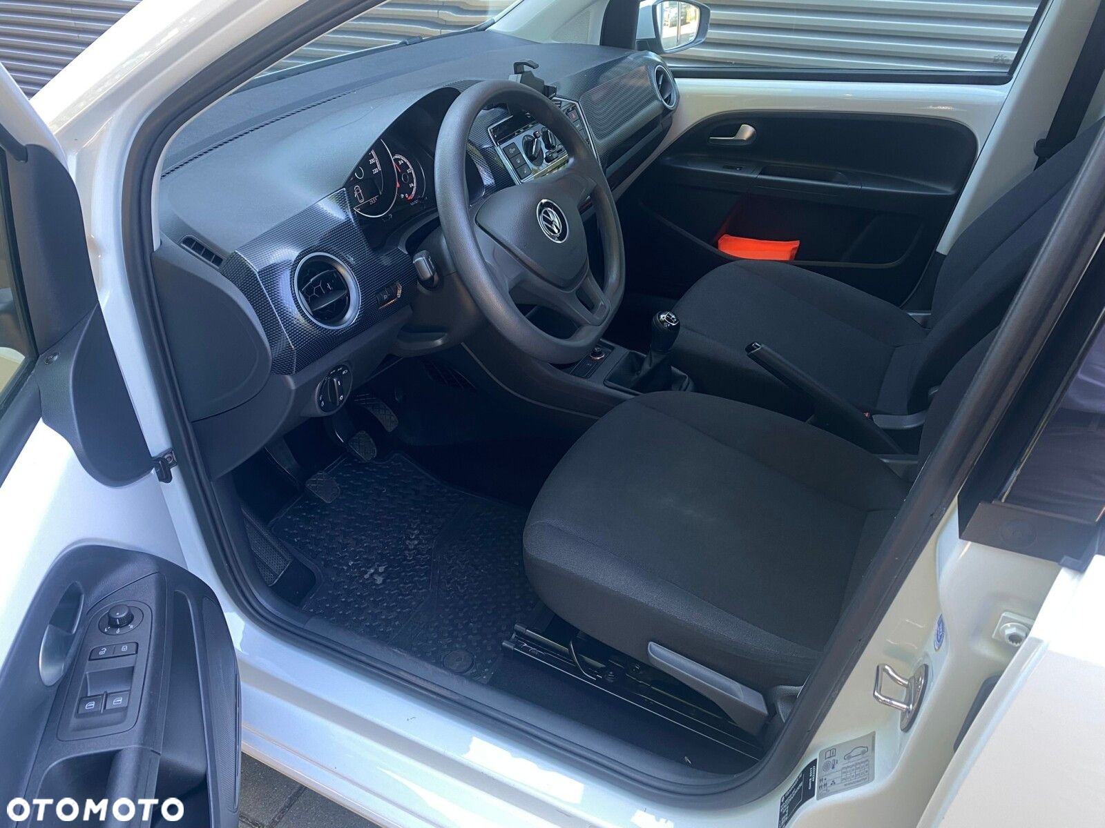 Volkswagen up! 1.0 move - 9