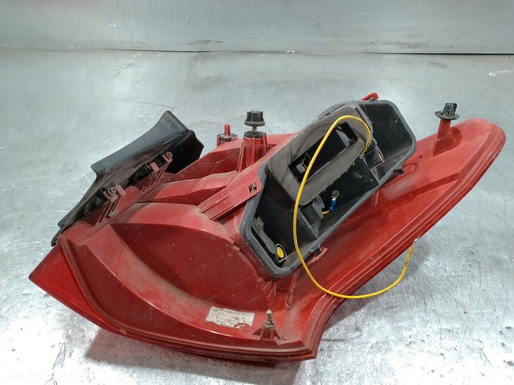 LAMPA TYLNA LEWA PEUGEOT 407 SW 9641948780 KOMBI - 6