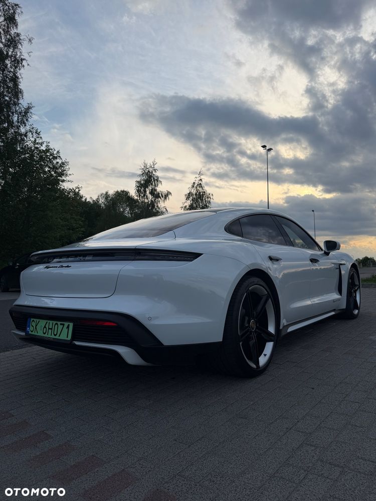 Porsche Taycan - 6
