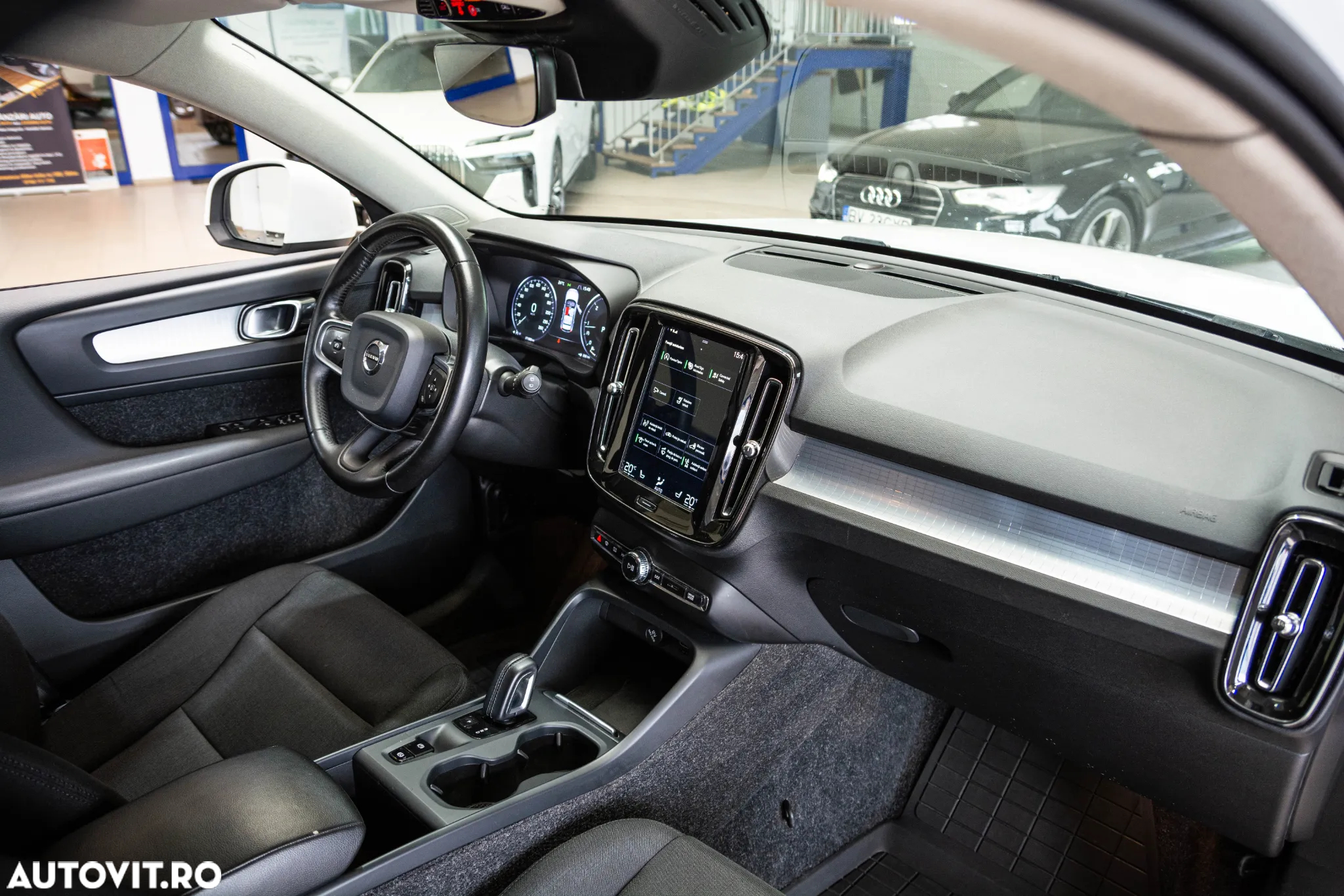 Volvo XC 40 D3 AWD Momentum - 8