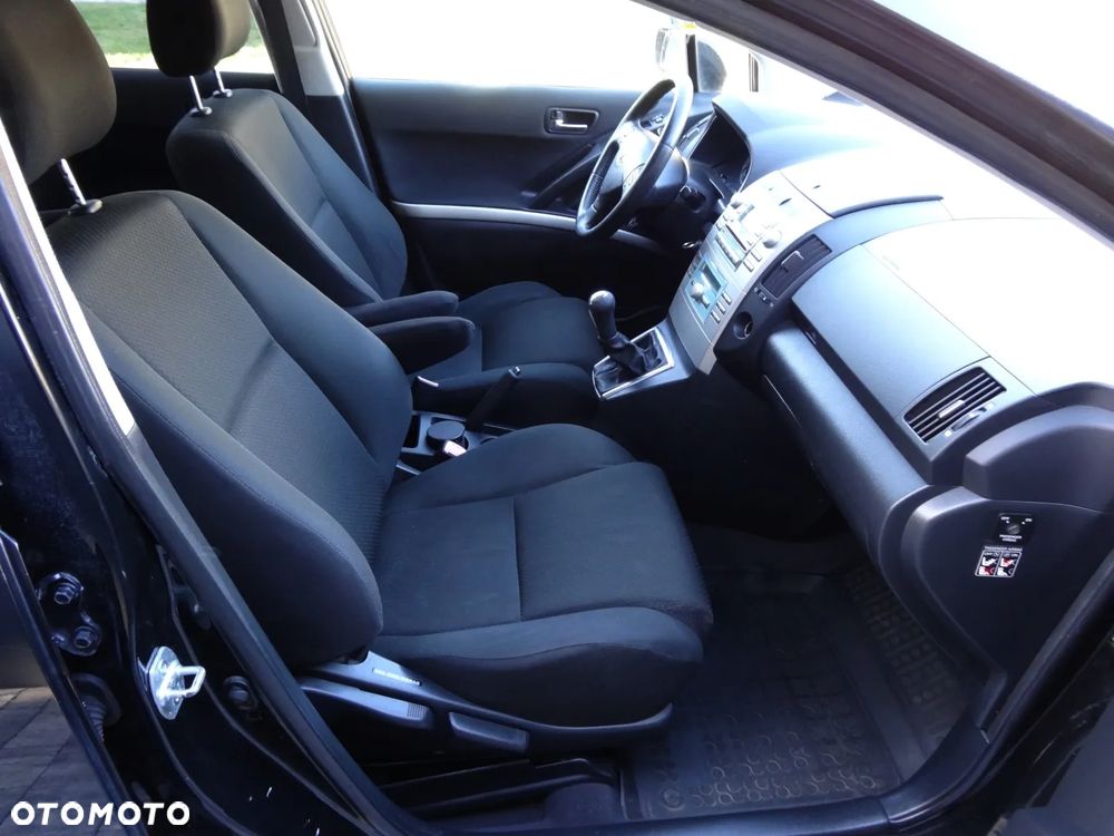 Toyota Corolla Verso 1.8 Sol 7os - 25