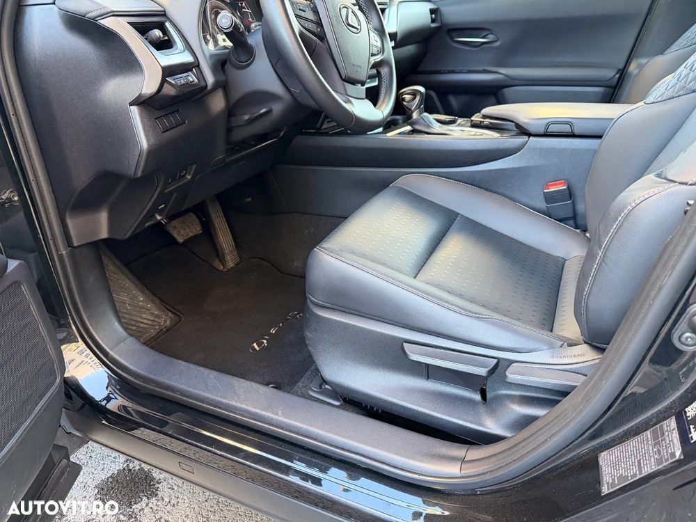 Lexus UX 250h E-FOUR Luxury ML - 14