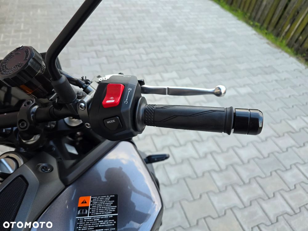 Yamaha MT - 6