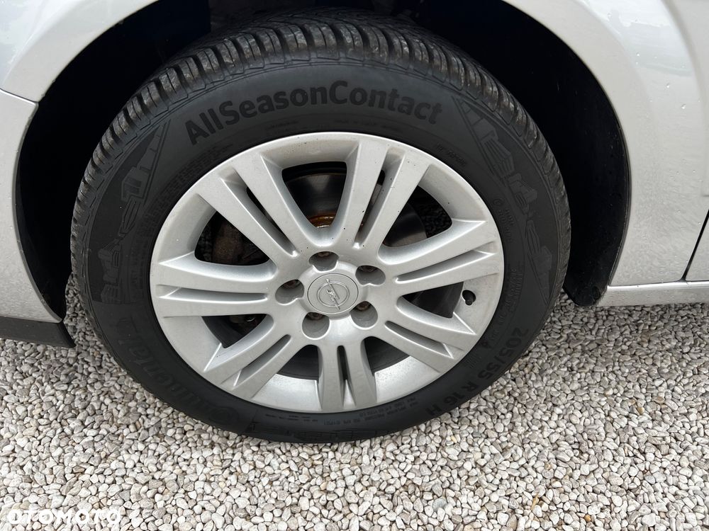 Opel Astra 1.6 Exklusiv - 29