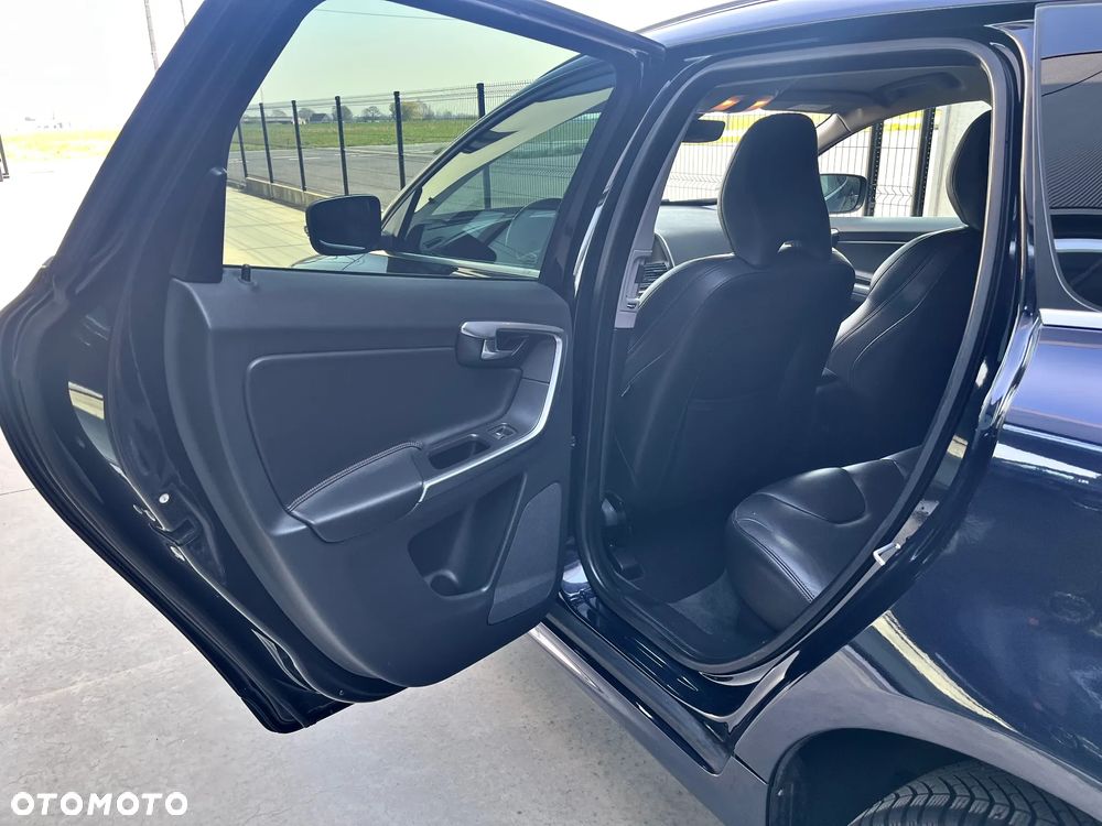Volvo XC 60 D3 Geartronic Summum - 26