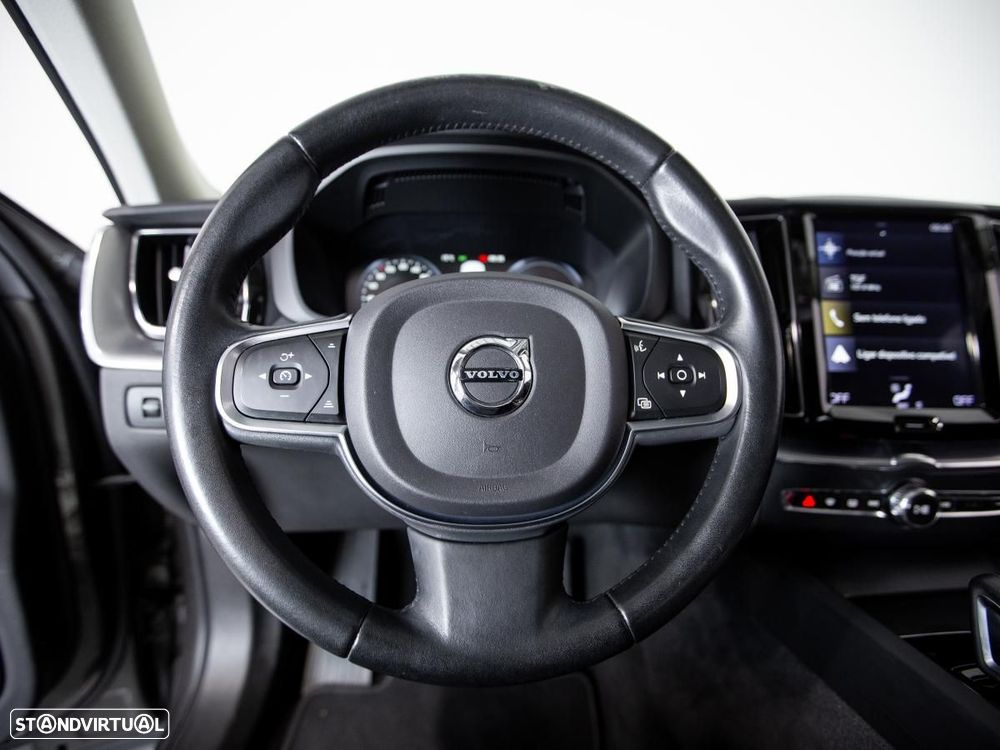 Volvo XC 60 2.0 T8 PHEV Momentum Plus AWD - 19